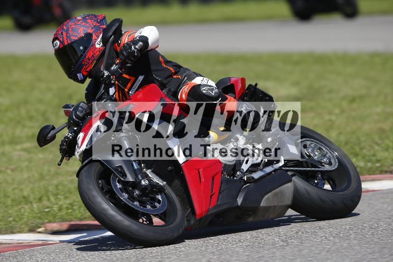 /Archiv-2024/29 12.06.2024 MOTO.CH Track Day ADR/Gruppe blau/59